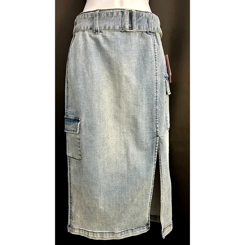 Juicy Couture Denim Cargo Skirt Medium Wash Size 26 JC575-SKRT 27.5in Length